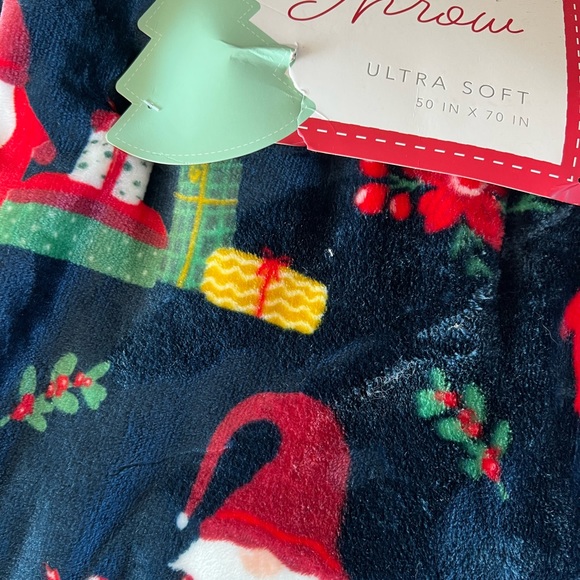 Coterie Studios Christmas Gnome Presents Xmas Themed Plush Throw Blanket - Picture 4 of 4